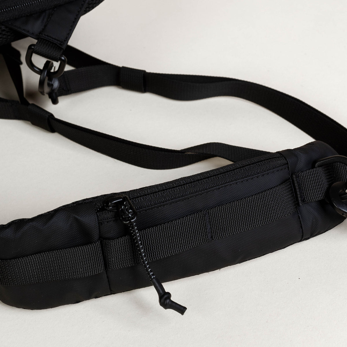 Elliker Eyam Sling Backpack 5L - Black